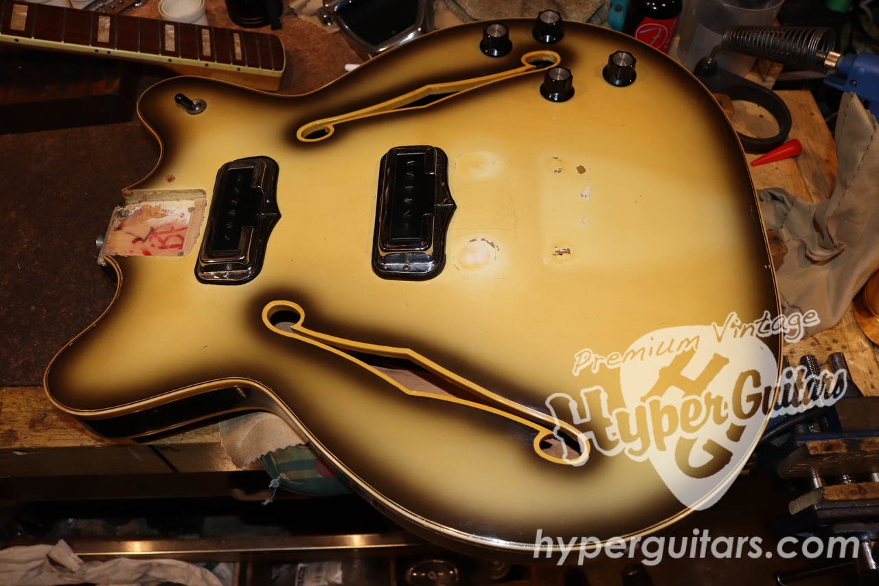 Fender '67 Coronado II - アンティグア / ローズ - Hyper Guitars