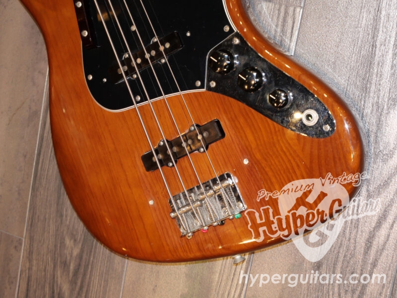 Fender ’77 Jazz Bass