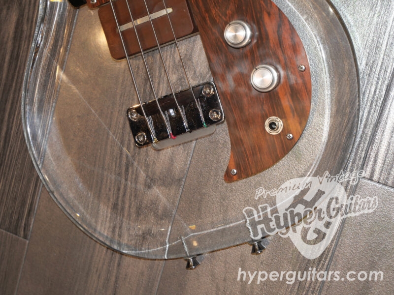 Dan Armstrong・Ampeg ’69 Lucite Bass