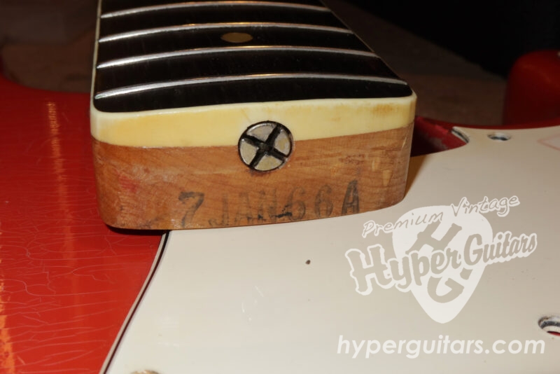 Fender ’66 Jazz Bass