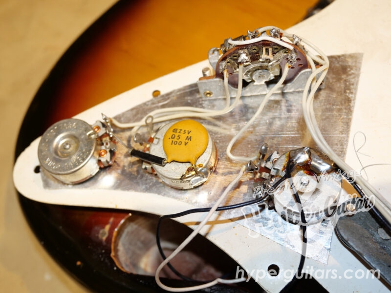 Fender ’77 Stratocaster