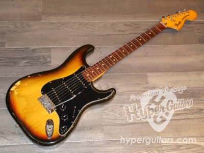 Fender ’77 Stratocaster Fender ’77 Stratocaster