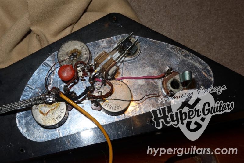 Gibson ’76 Flying V