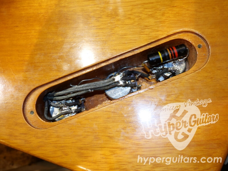 Max Guitars 90’s 1958 Explorer “Korina Replica”