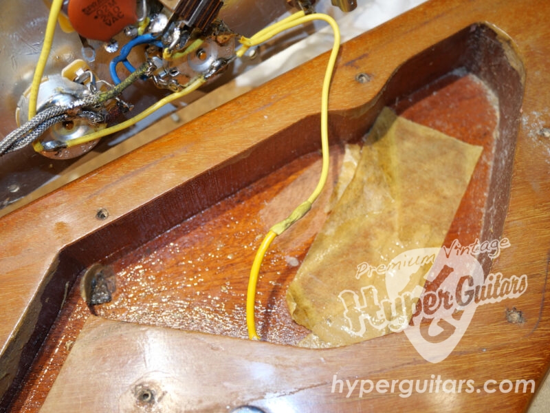 Gibson ’75 Flying V