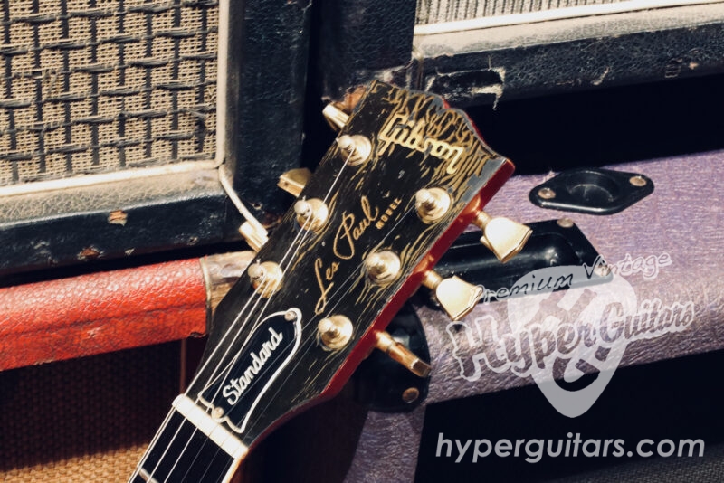 メタリックレッド