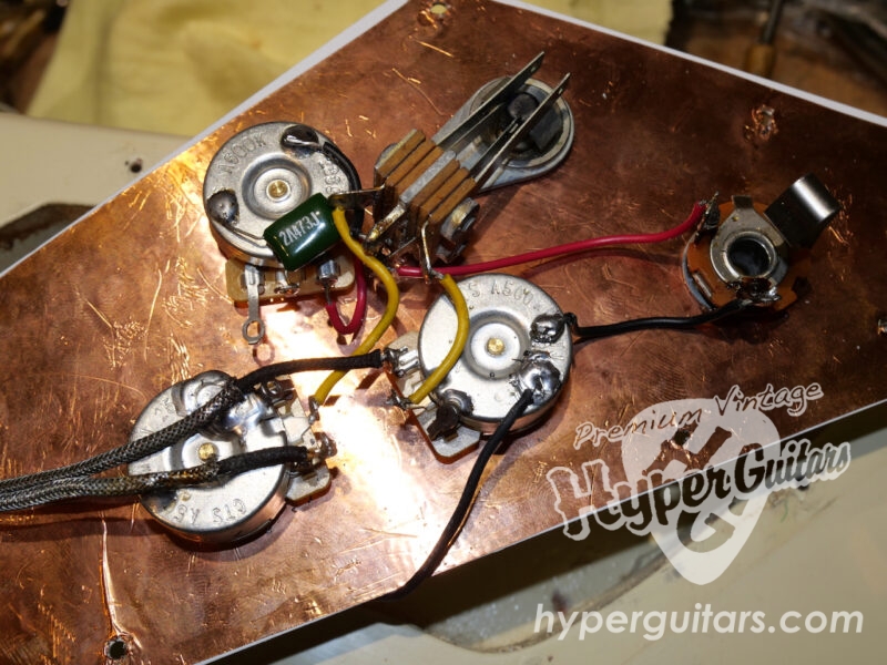 Gibson ’77 Flying V